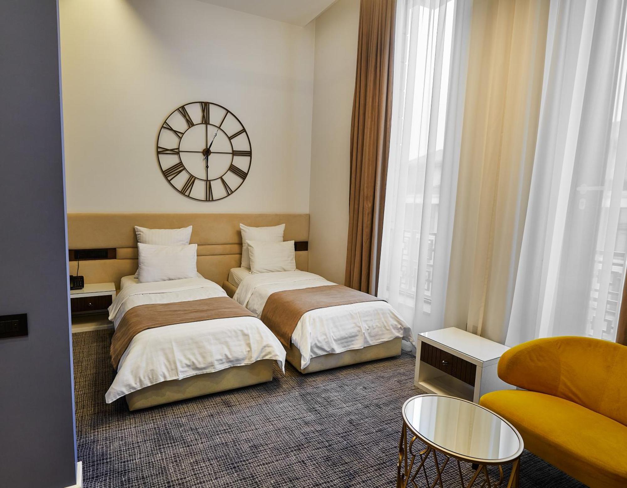 Aghababyan'S Hotel Yerevan Quarto foto