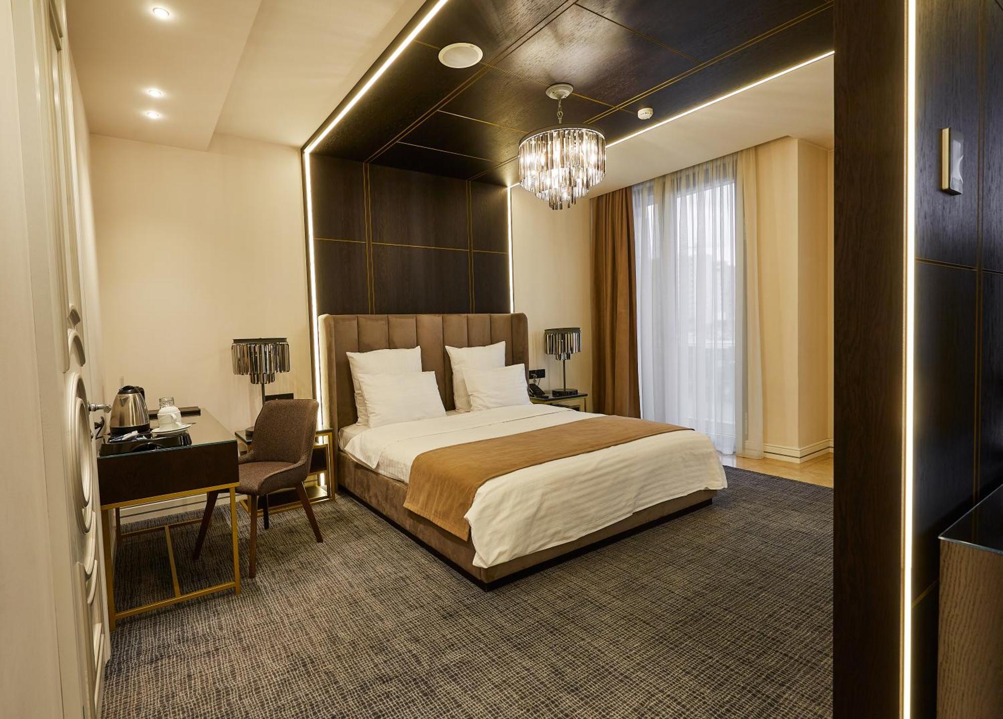 Aghababyan'S Hotel Yerevan Exterior foto A room at the hotel