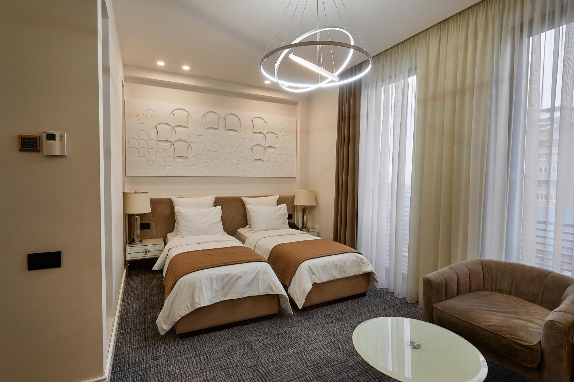 Aghababyan'S Hotel Yerevan Quarto foto A room at the hotel
