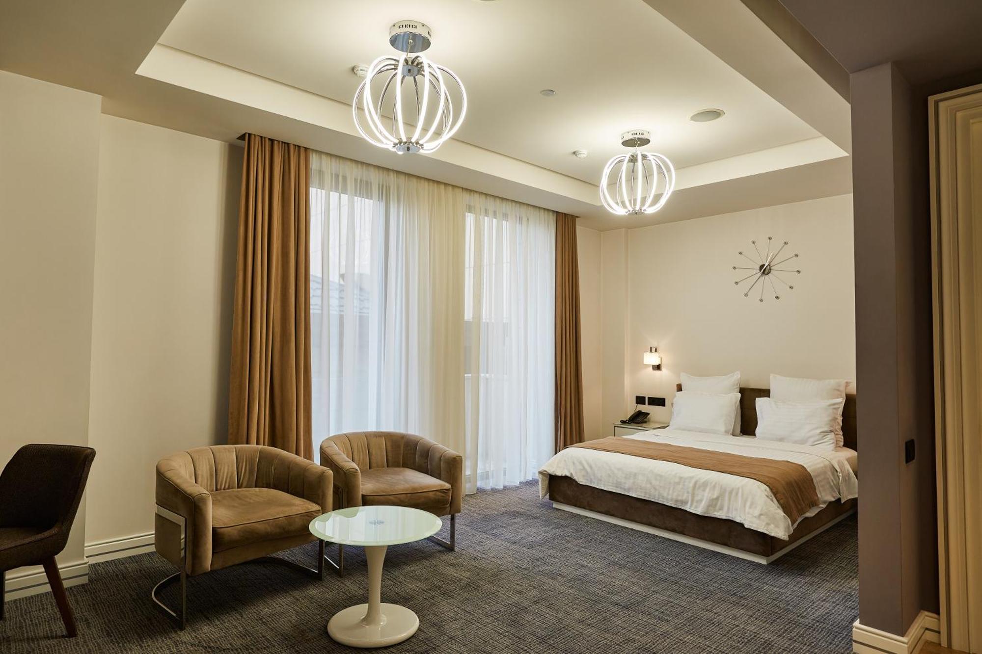 Aghababyan'S Hotel Yerevan Quarto foto A room at the hotel