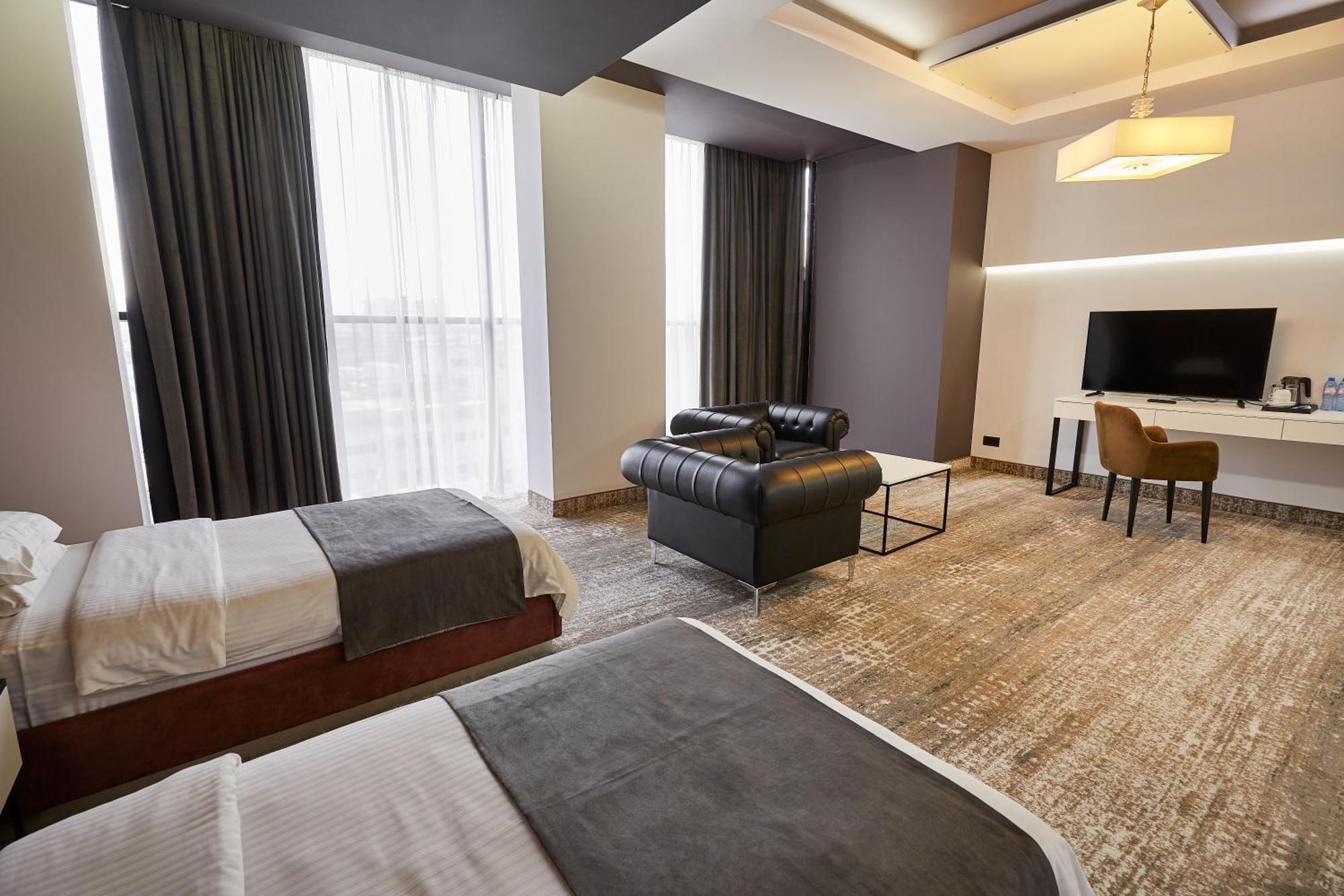 Aghababyan'S Hotel Yerevan Quarto foto A room at the hotel