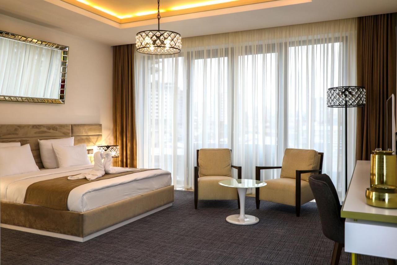 Aghababyan'S Hotel Yerevan Exterior foto A room at the hotel