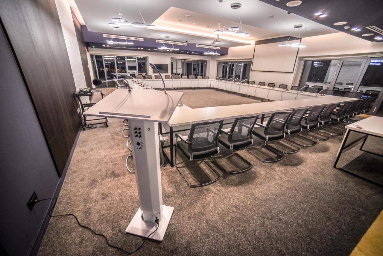 Aghababyan'S Hotel Yerevan Exterior foto The meeting room of the National Assembly of the Republic of the Congo